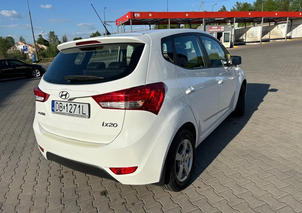 Hyundai ix20 cena 38900 przebieg: 109200, rok produkcji 2015 z Wałbrzych małe 254